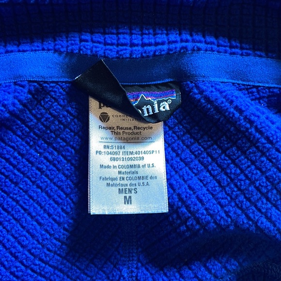 Men’s Royal Blue light weight Patagonia vest-size medium - Picture 9 of 10